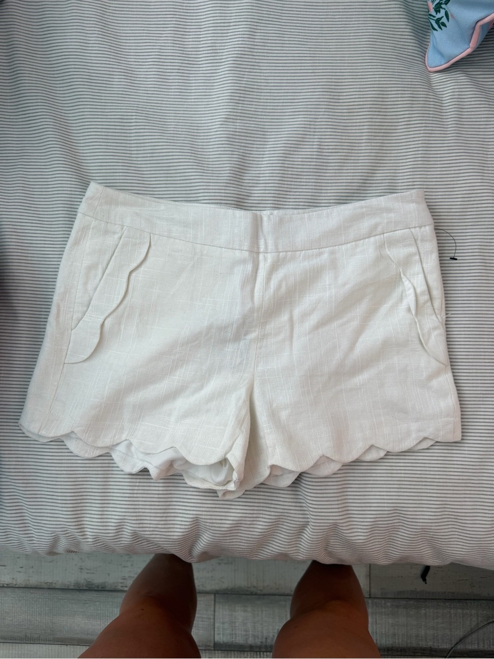 Cynthia Rowley Cream Scalloped Hem High-Waist Shorts